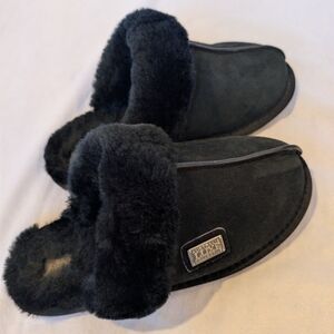 Australia LUXE Collection Sheepskin Slippers Size Small(Women's 6-7)